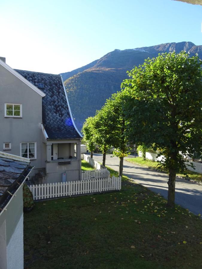 Fjordshelter- Cozy Townhouse Tyssedal Exterior foto